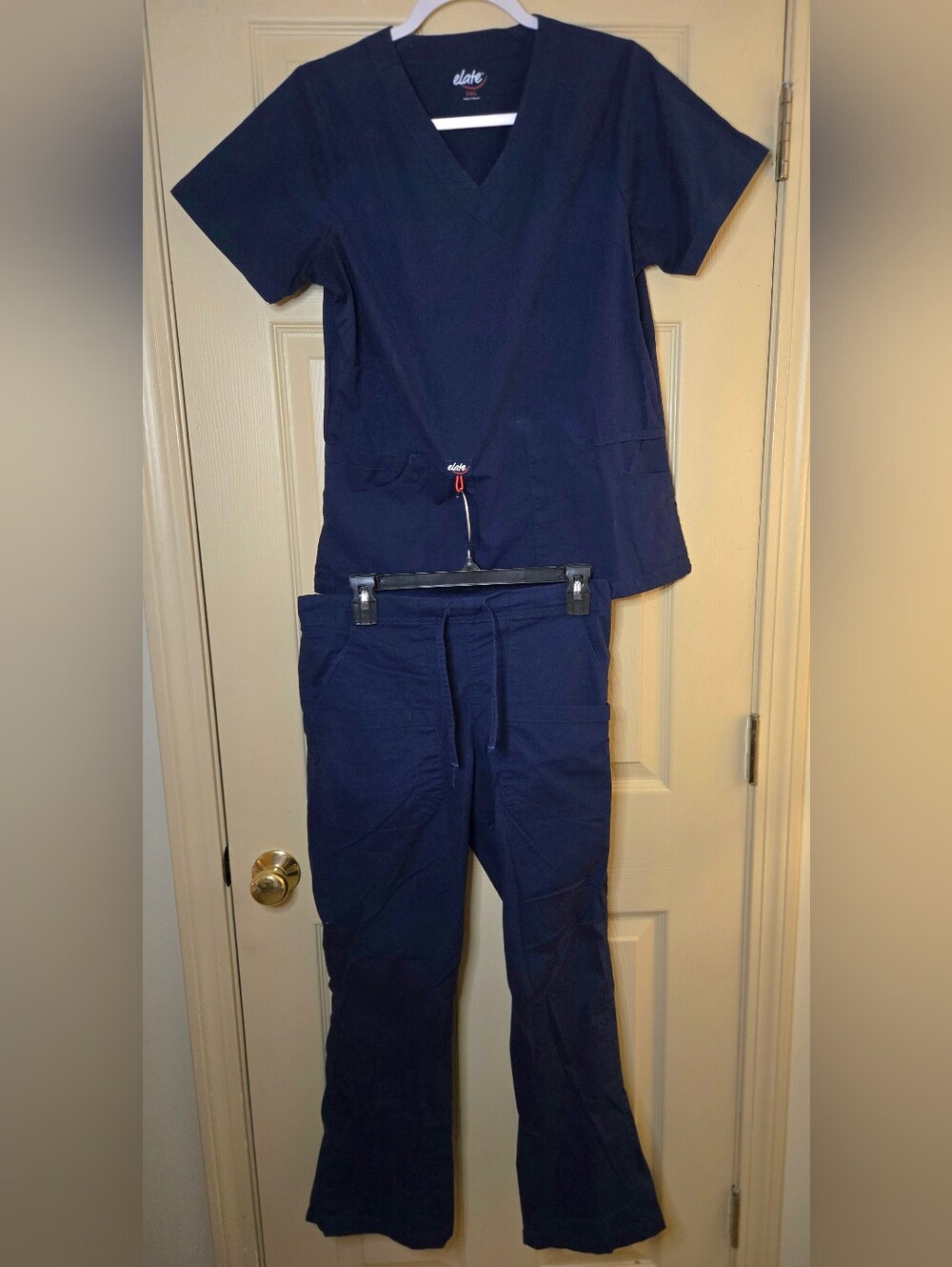 Elite Navy Women's Scrub Set - V-Neck Top & Drawstring Pants